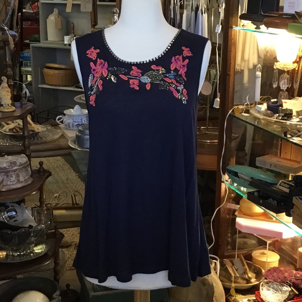 0237 W5 Anthropologie Navy Tank Top w/ Embroidery; EUC size M